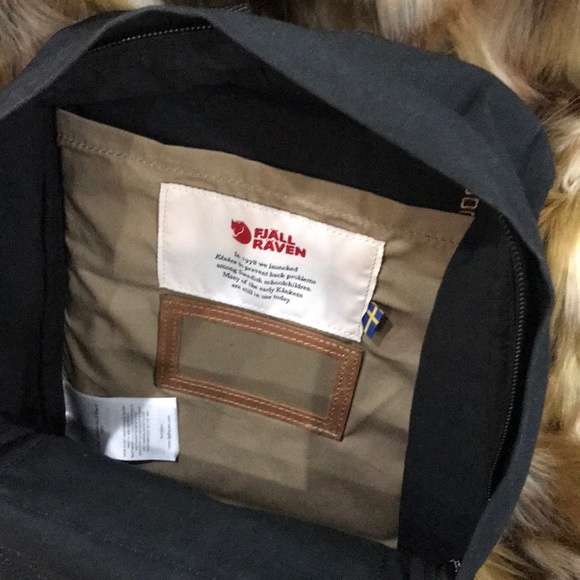 Fjallraven Kanken No.2 Black Mini Backpack - Picture 3 of 4